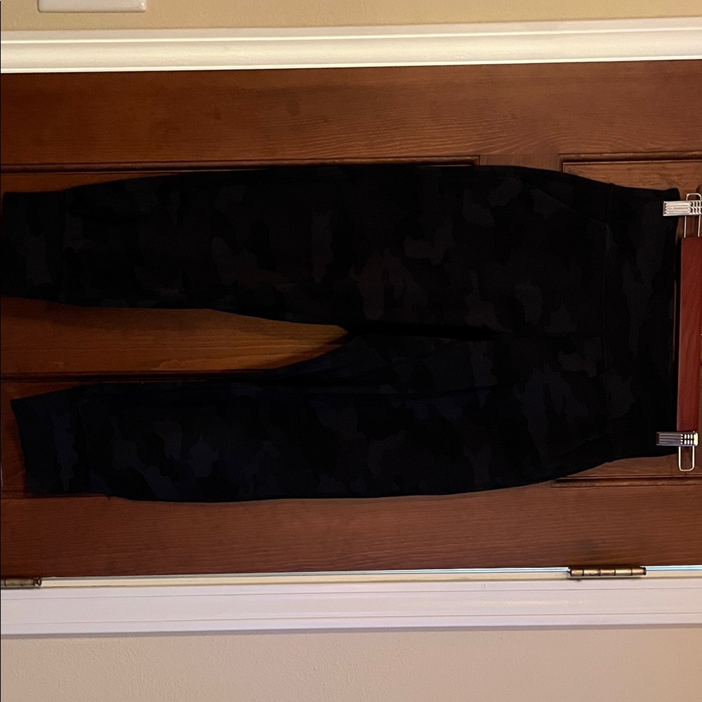 Lululemon Align capri joggers